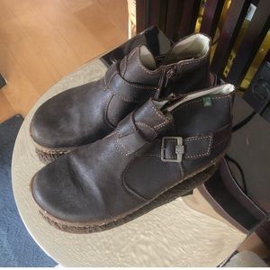 Size 40- El Naturalista Brown Leather ankle Boots